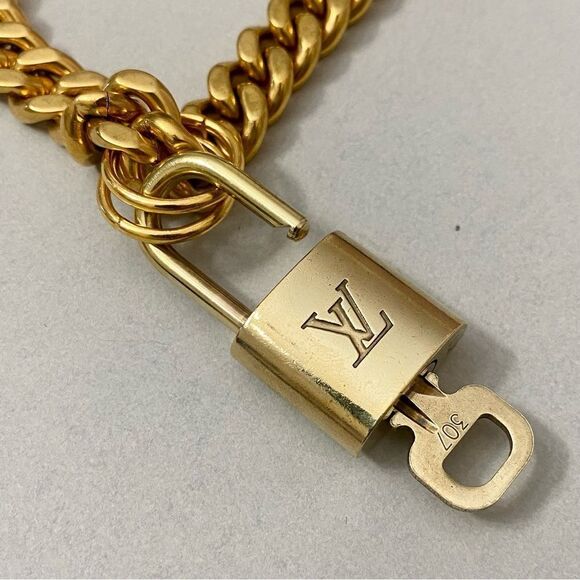 LOUIS VUITTON Lock and key 🔐 on Gold Tone Necklace #307 - Picture 4 of 14